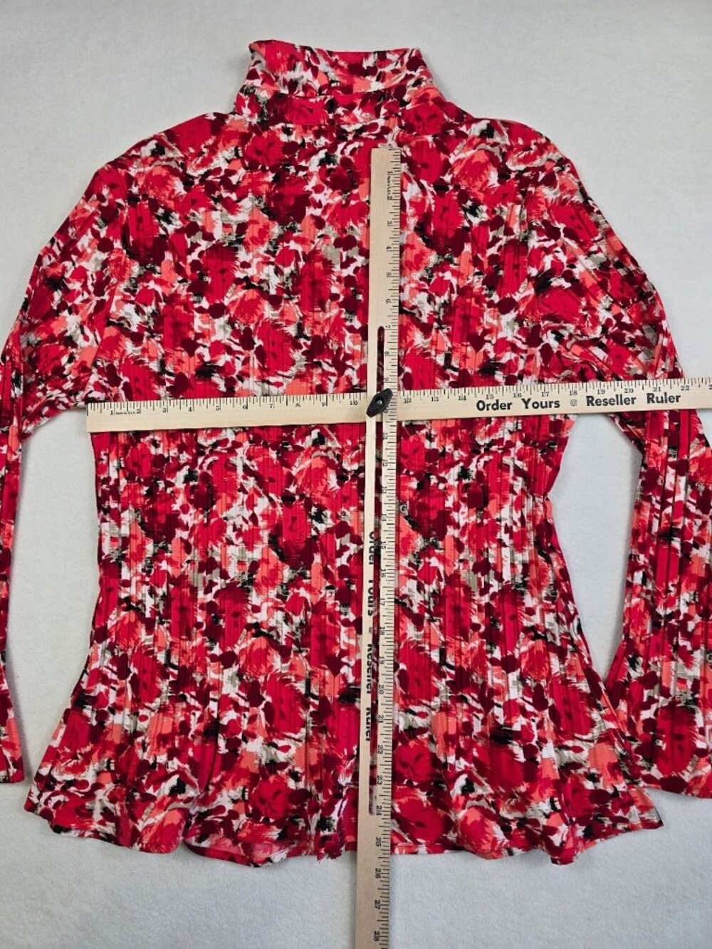 East 5th Womens Red Floral Bell Sleeve Pleated Blouse 1X Top - Picture 5 of 5